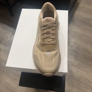 Alo Runners (Gravel)